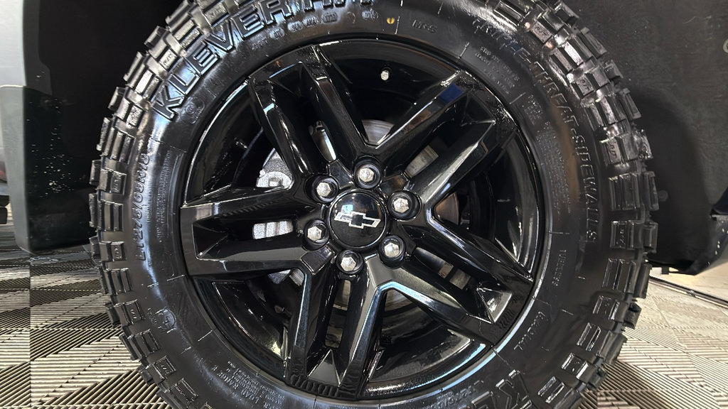 Used 2021 Chevrolet Silverado 1500 LT Trail Boss w/ Convenience Package II AWD/4WD image 38