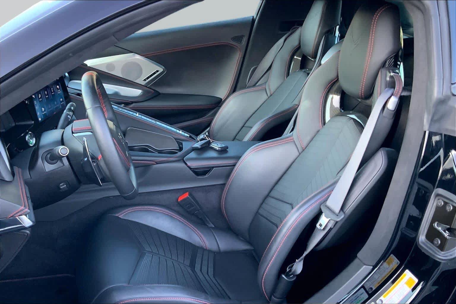 Used 2024 Chevrolet Corvette Stingray Premium Cpe w/ Z51 Performance Package RWD image 8
