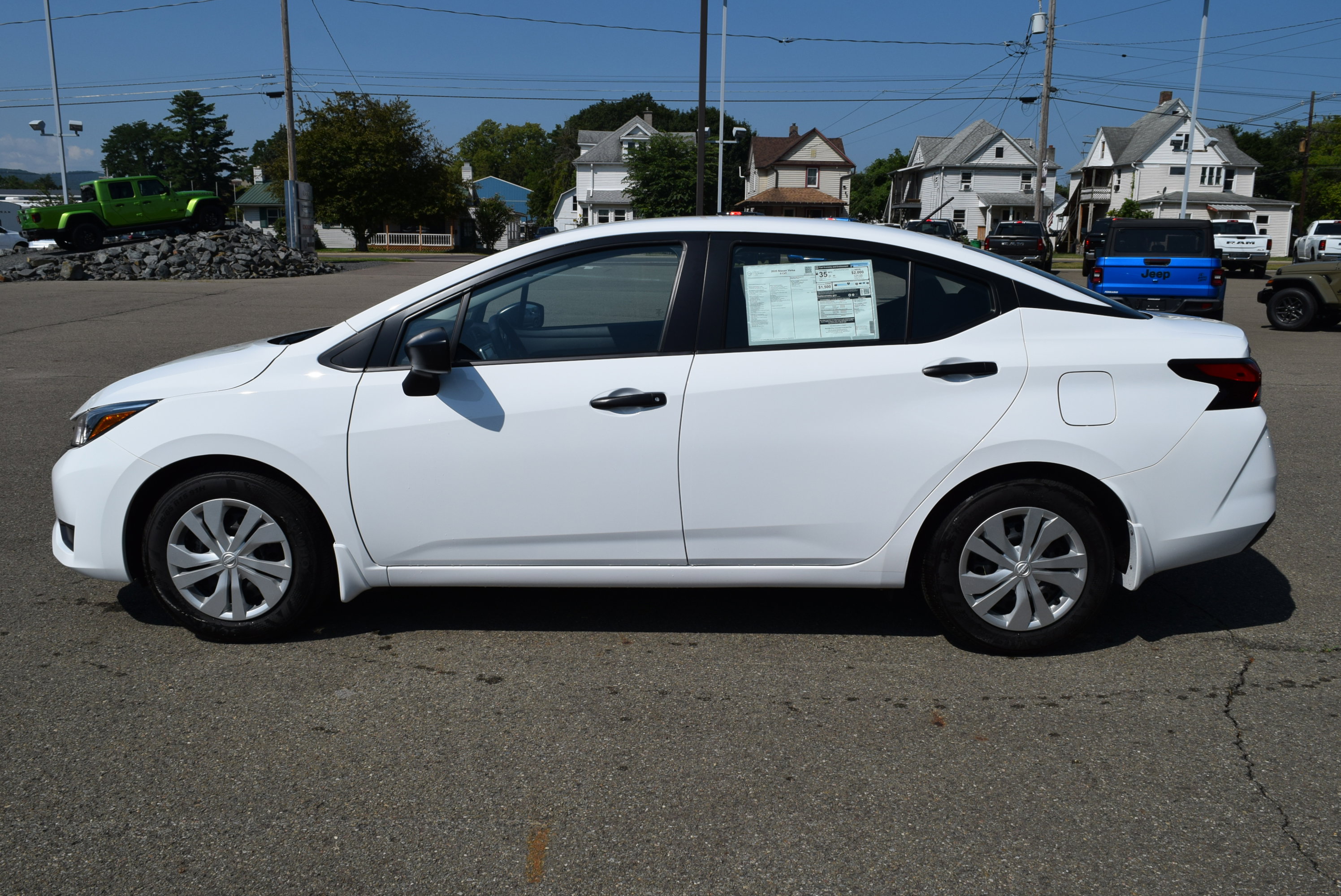 New 2025 Nissan Versa S w/ Trunk Package
