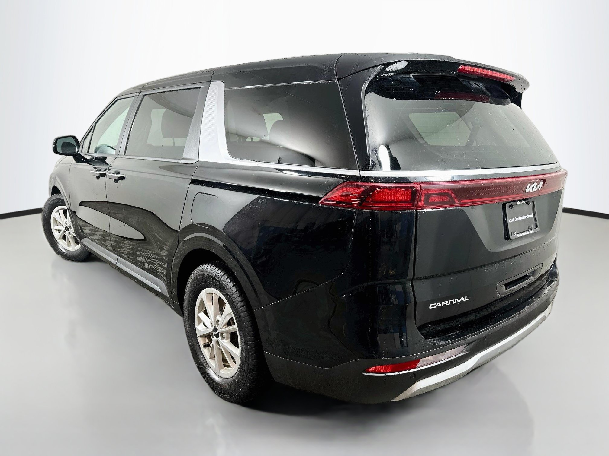Certified 2024 Kia Carnival LX FWD image 5