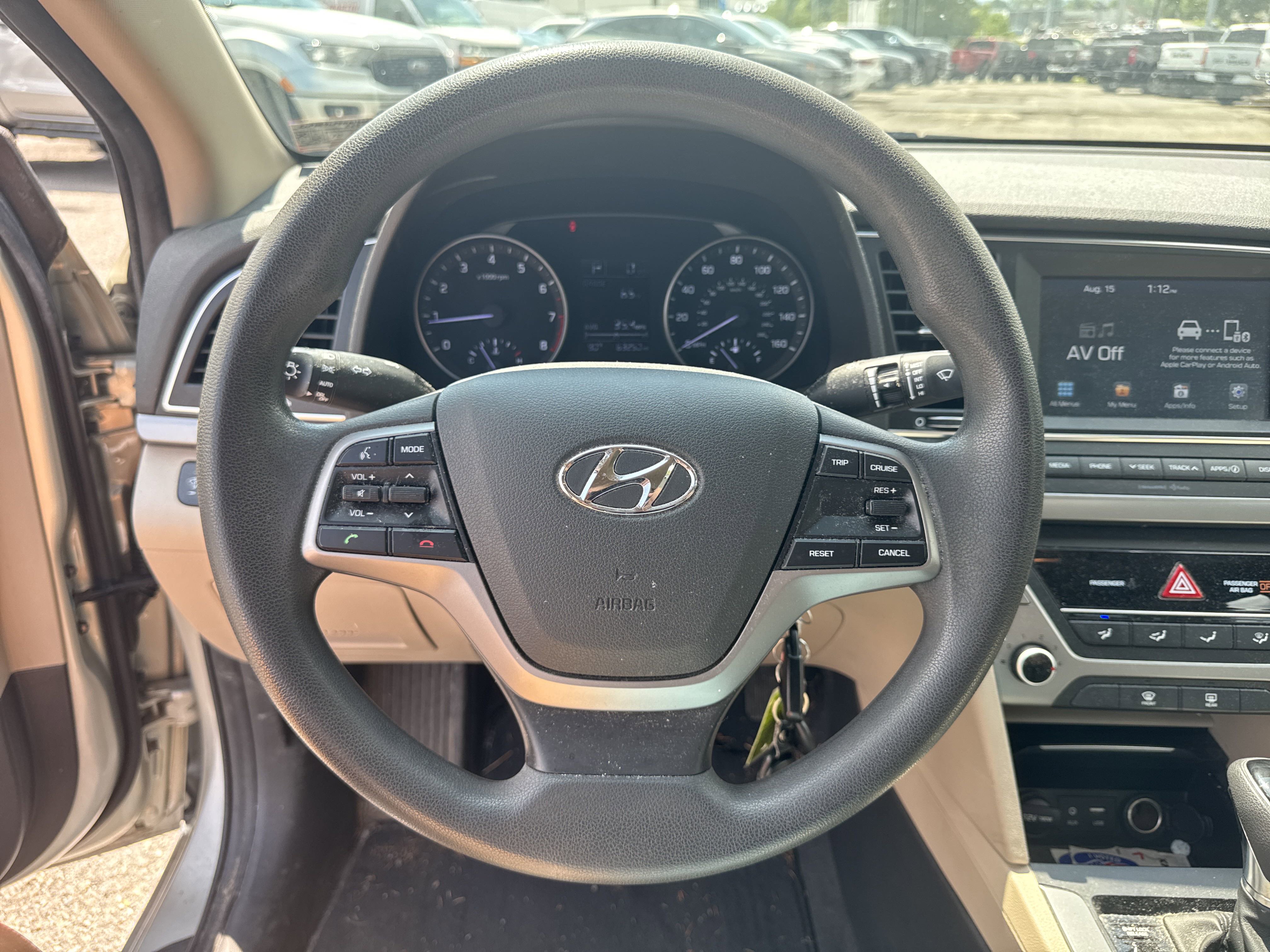 Used 2017 Hyundai Elantra SE image 12