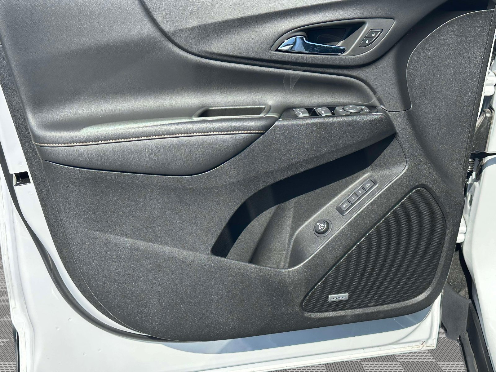 Used 2023 Chevrolet Equinox Premier FWD image 20