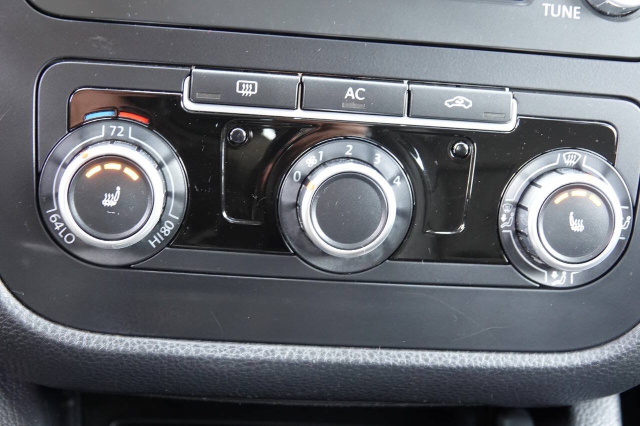 Used 2010 Volkswagen Jetta Limited Edition FWD image 79