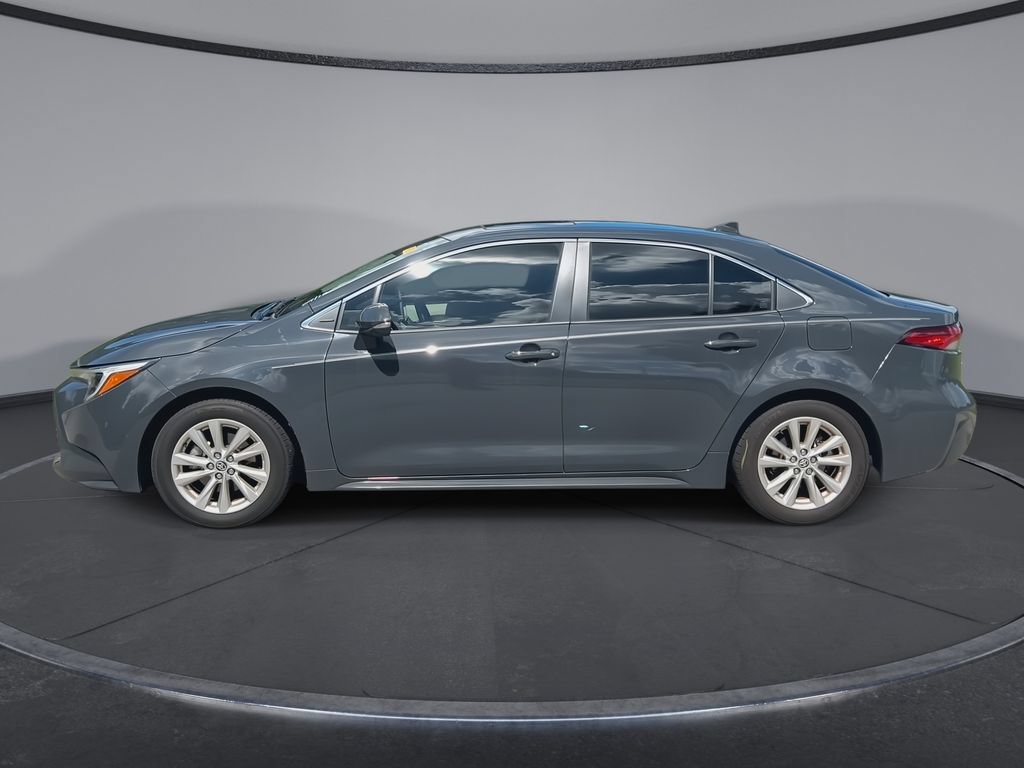 Used 2025 Toyota Corolla XLE FWD image 5
