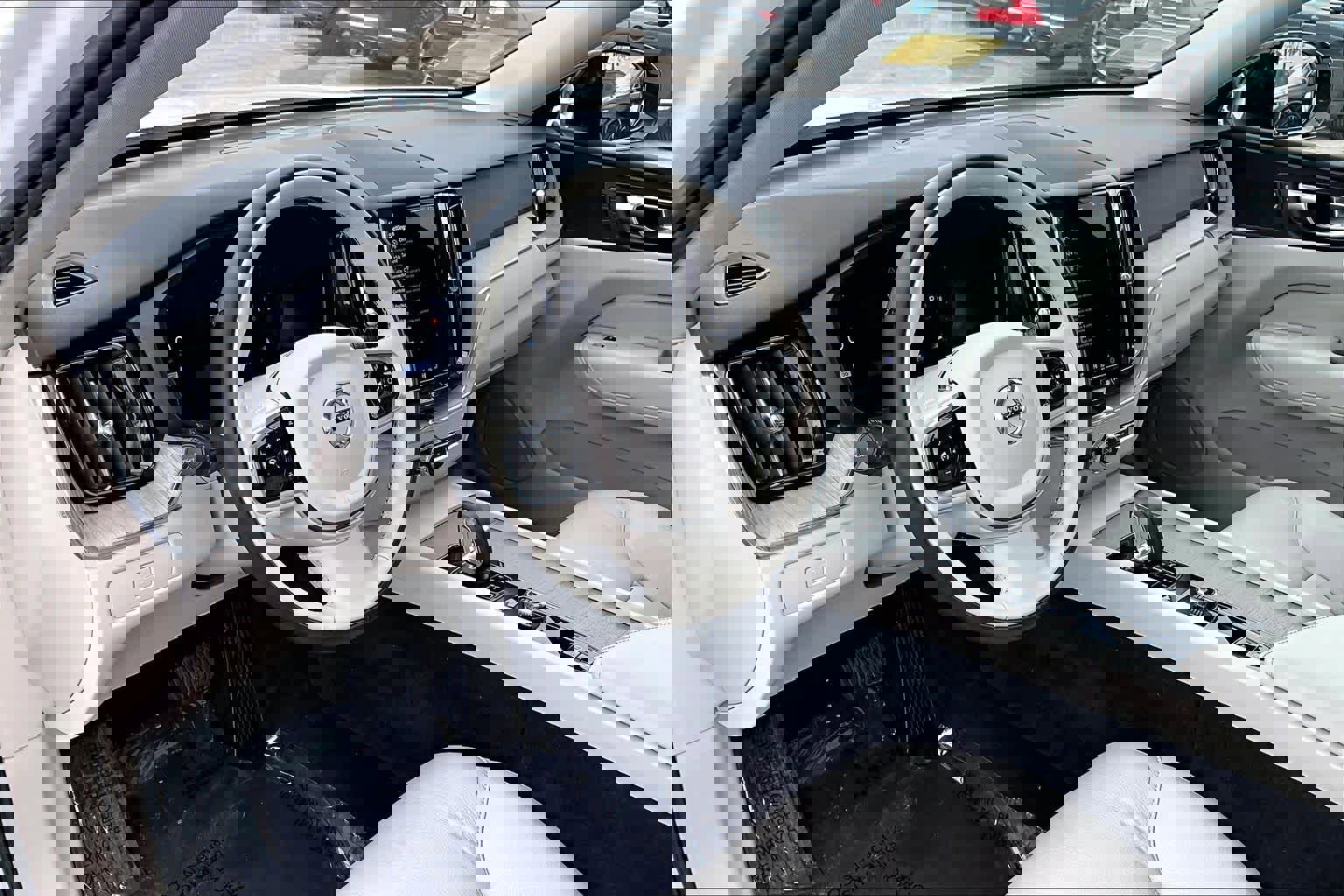 Certified 2023 Volvo XC60 B5 Plus w/ Climate Package image 17