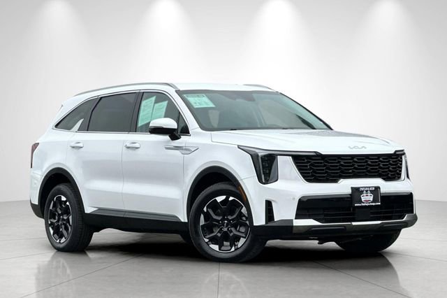 Used 2024 Kia Sorento S AWD/4WD image 2