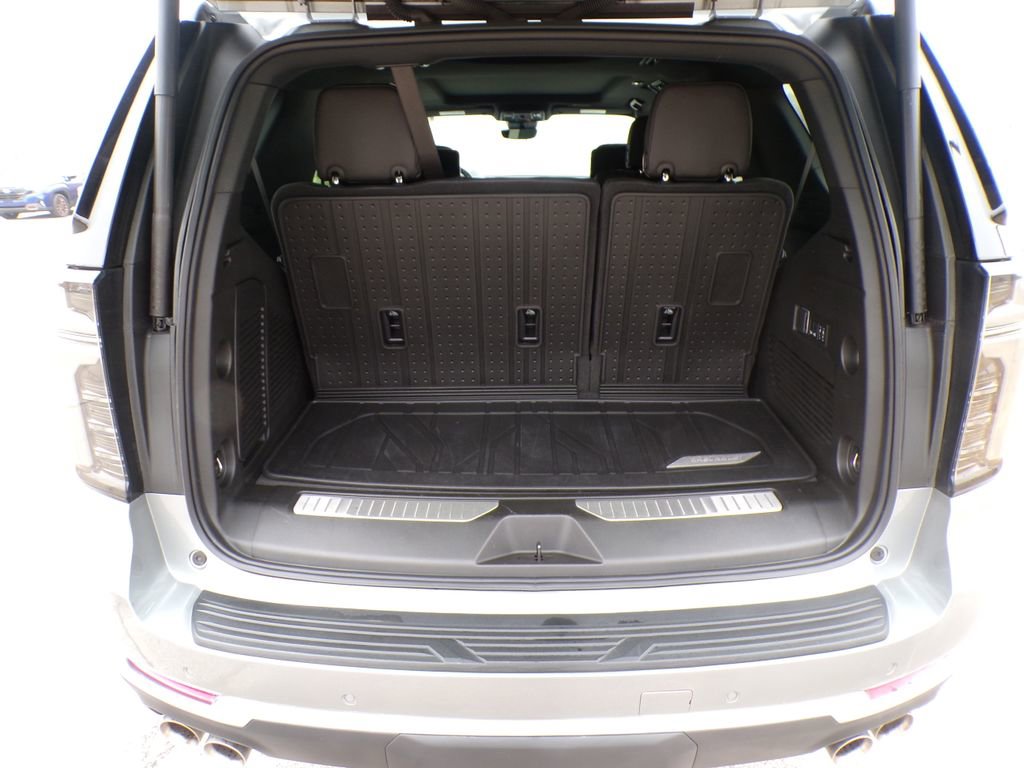 Used 2025 Chevrolet Tahoe Premier AWD/4WD image 7