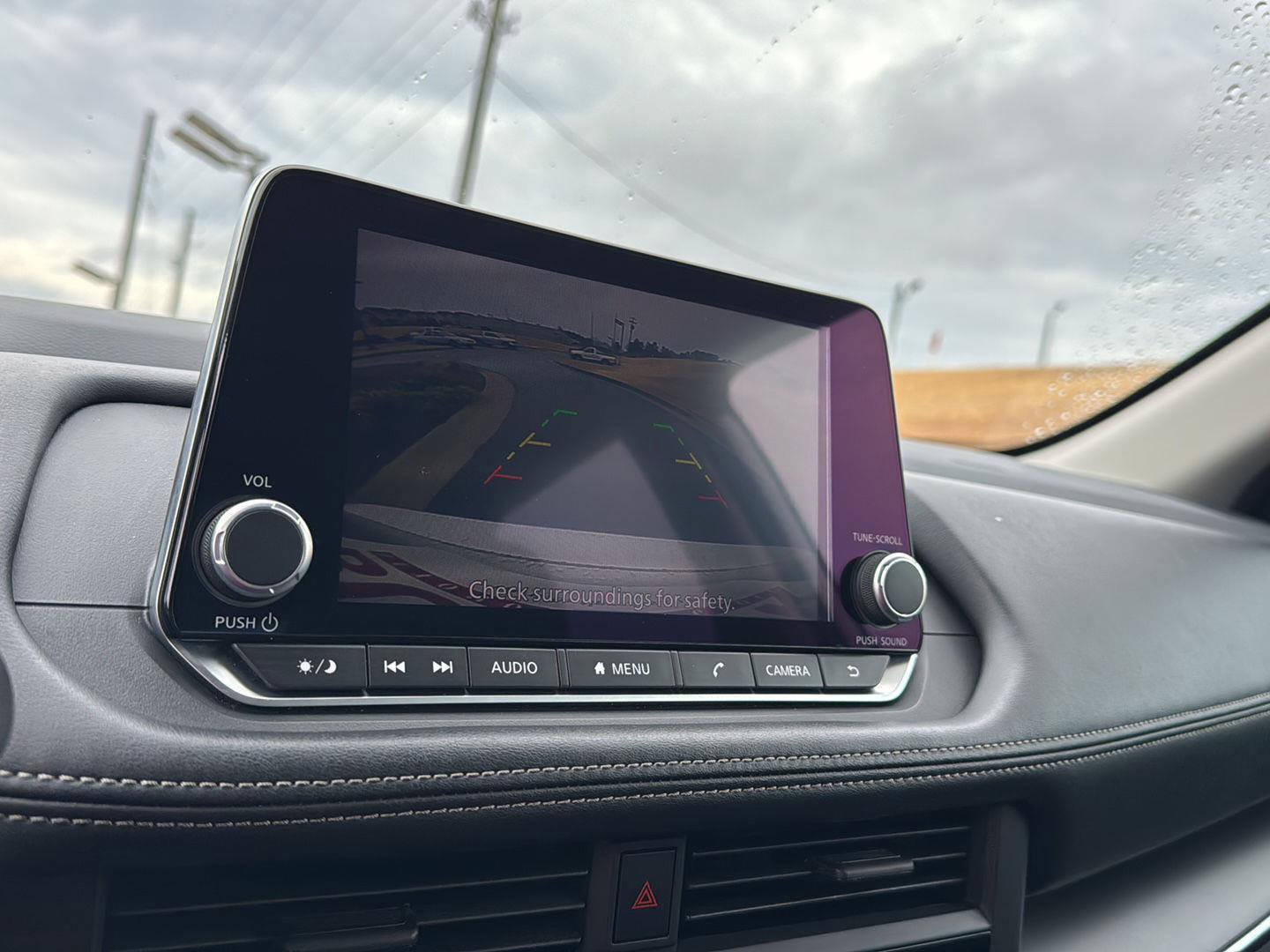 Used 2024 Nissan Rogue S image 23