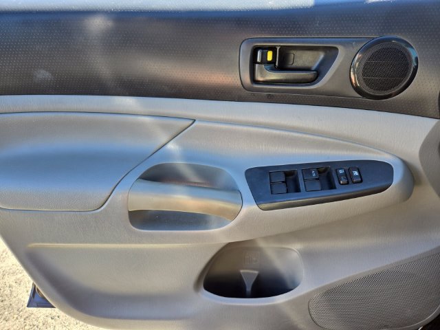 Used 2013 Toyota Tacoma PreRunner w/ Convenience Pkg RWD image 33
