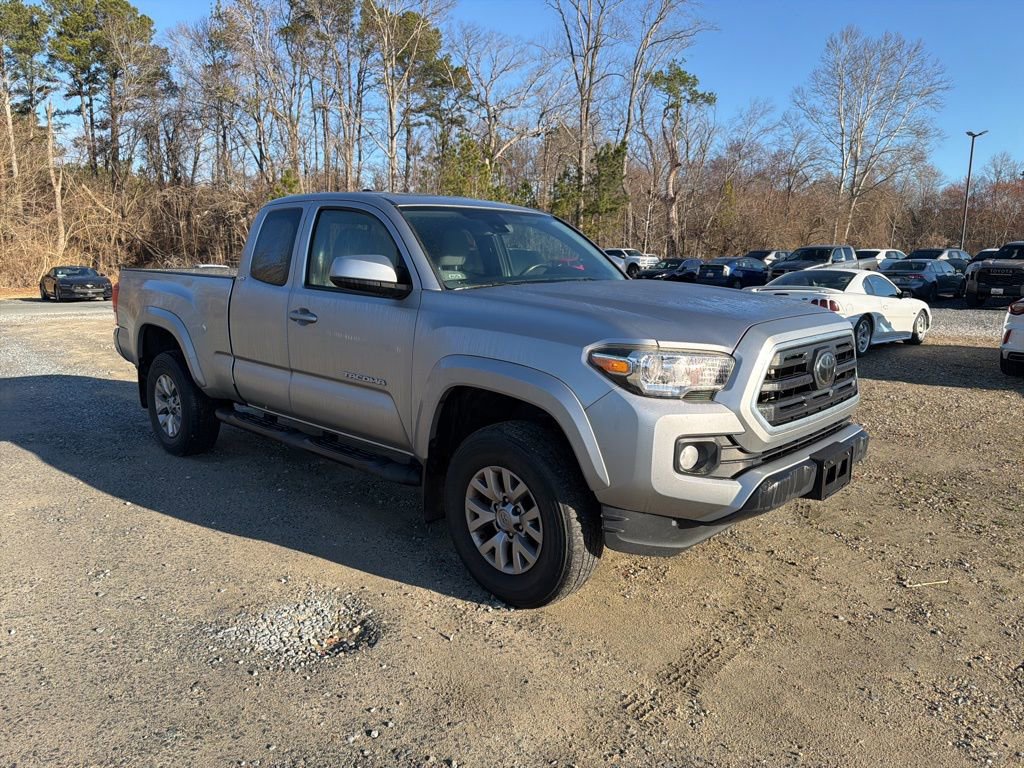 Used 2018 Toyota Tacoma SR5 w/ SR5 Appearance Package (SM) image 7