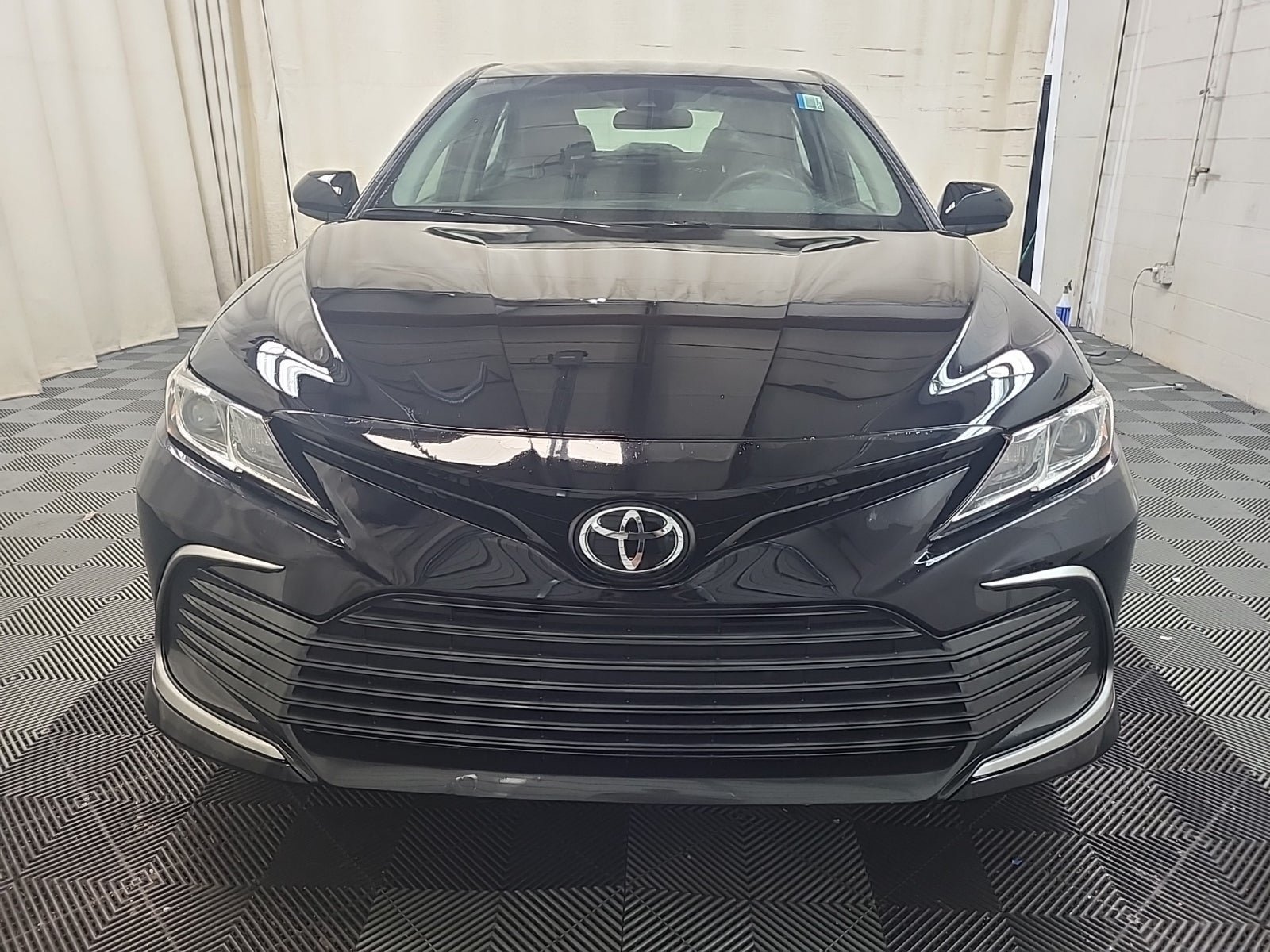 Used 2022 Toyota Camry LE FWD image 8