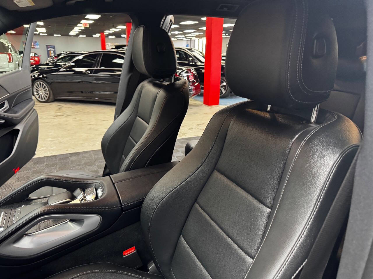 Used 2025 Mercedes-Benz GLS 450 4MATIC image 33