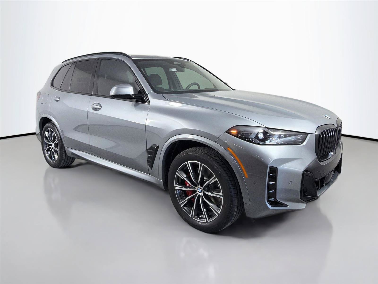 New 2026 BMW X5 xDrive40i w/ M Sport Package AWD/4WD image 3
