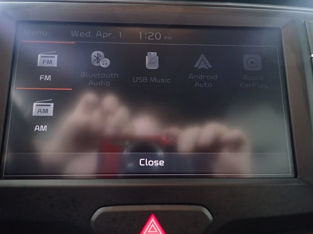 Used 2025 Kia Soul LX w/ LX Technology Package FWD image 4
