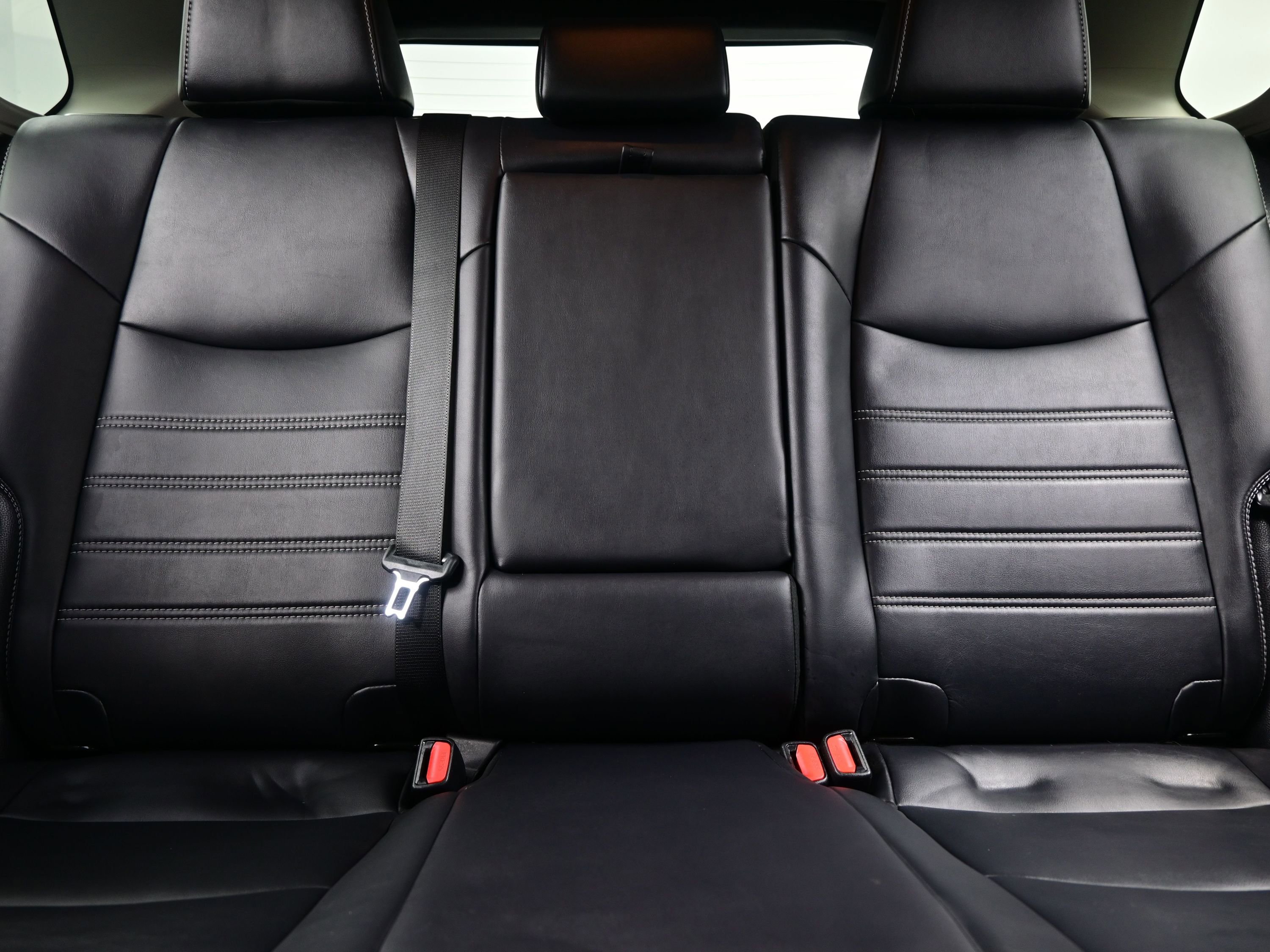 Used 2020 Toyota RAV4 XLE Premium image 16