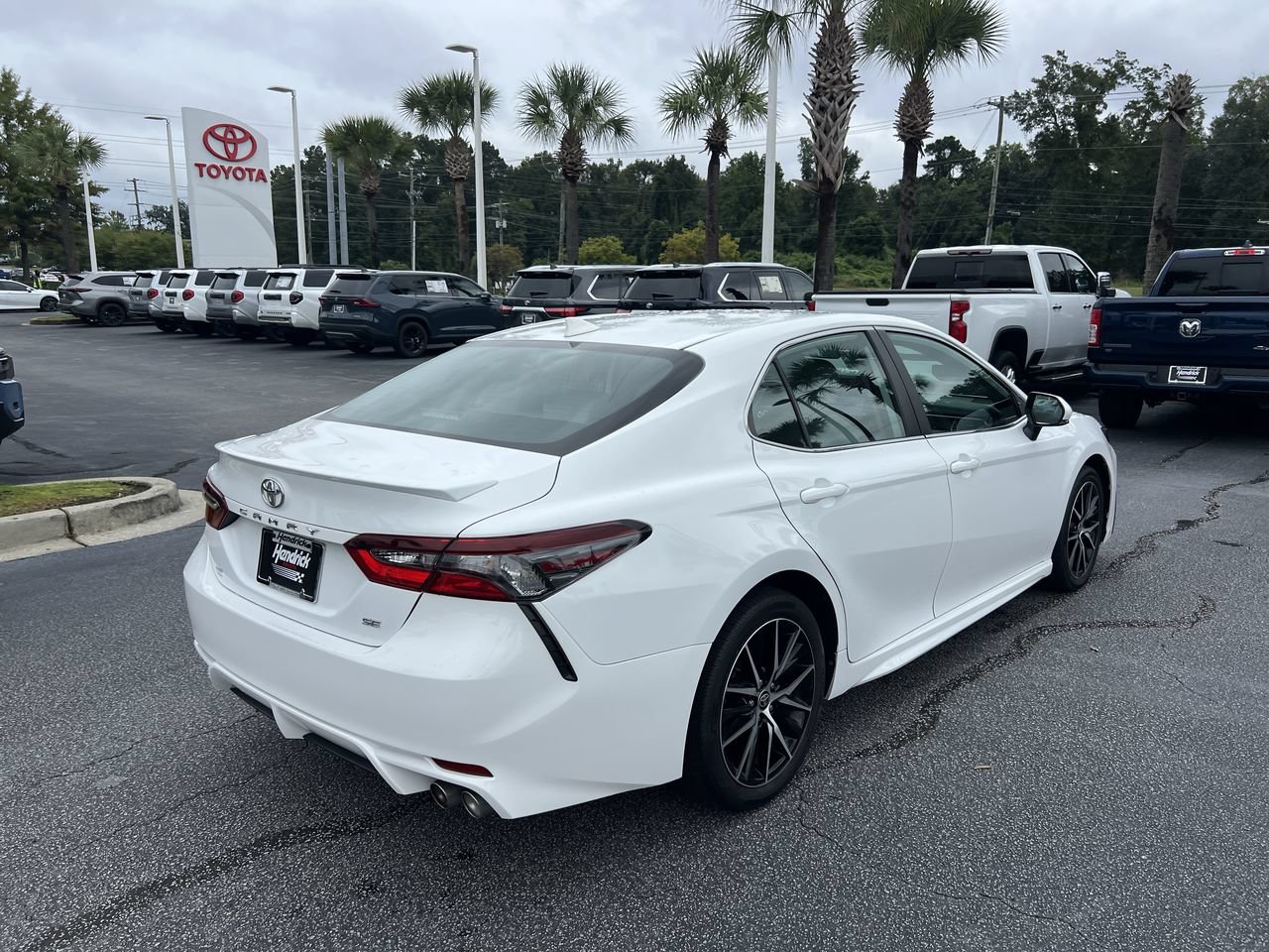 Used 2024 Toyota Camry SE FWD image 10