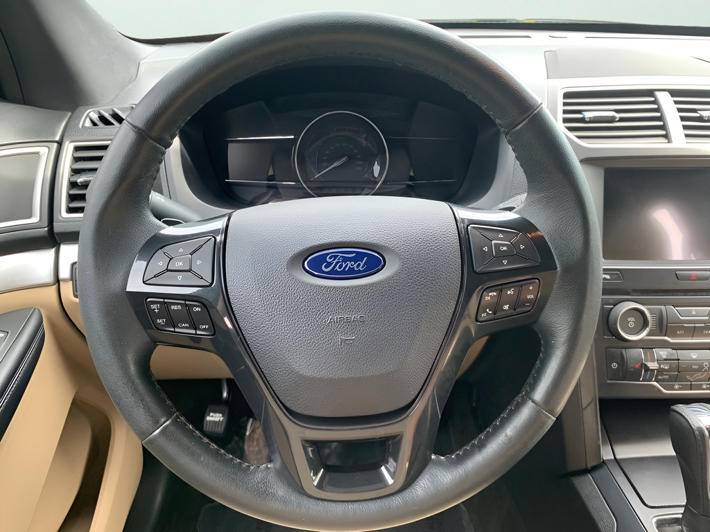 Used 2017 Ford Explorer XLT w/ Equipment Group 202A FWD image 17
