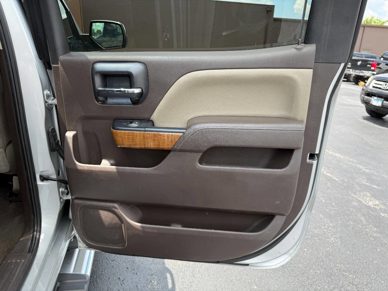 Used 2018 GMC Sierra 1500 SLT image 25