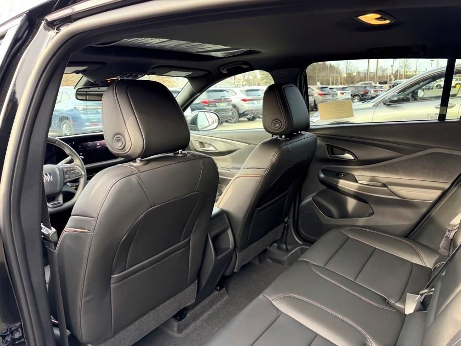 New 2026 Buick Envista Avenir image 8