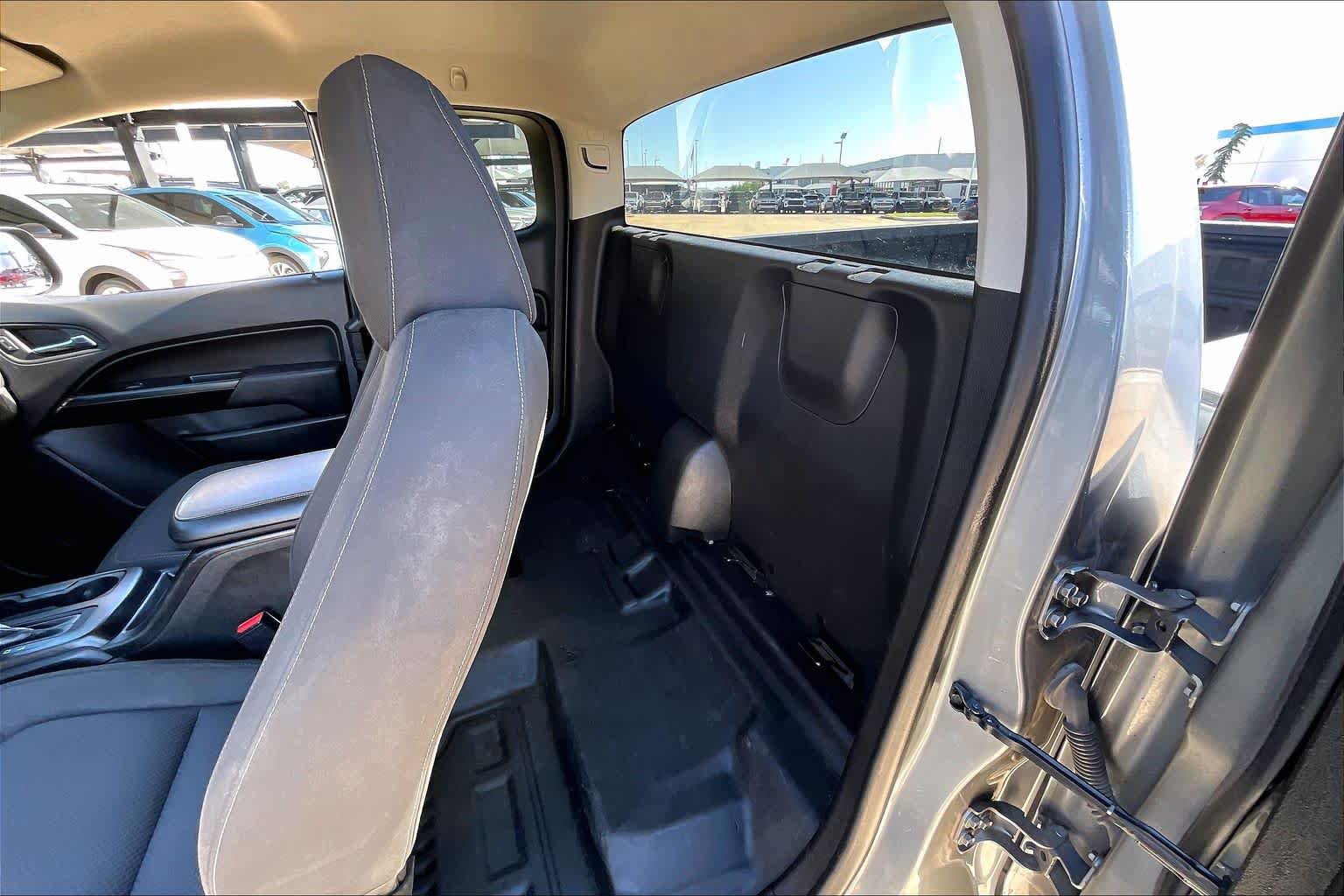 Used 2022 Chevrolet Colorado LT w/ Fleet Safety Package RWD image 20