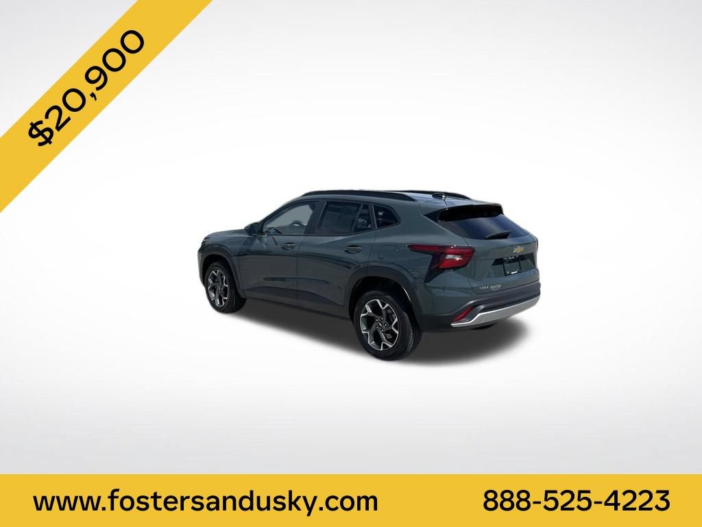 Used 2025 Chevrolet Trax LT w/ Driver Confidence Package FWD image 3