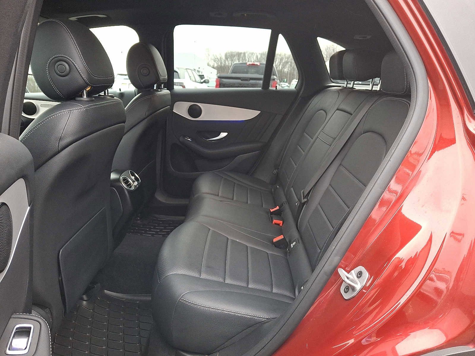 Used 2021 Mercedes-Benz GLC 300 4MATIC image 11