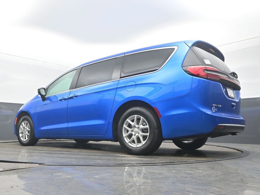 New 2026 Chrysler Pacifica Select image 48