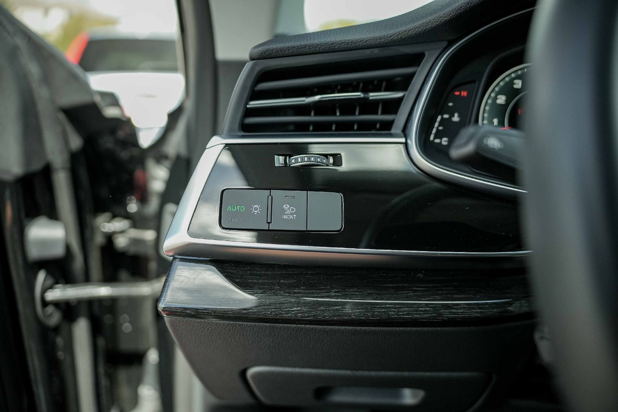 Certified 2024 Audi Q8 Premium Plus w/ Premium Plus Package image 20