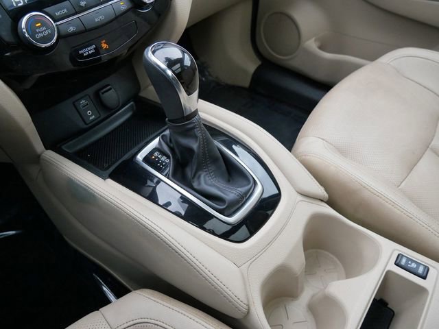 Used 2017 Nissan Rogue SL w/ SL Premium Package image 22