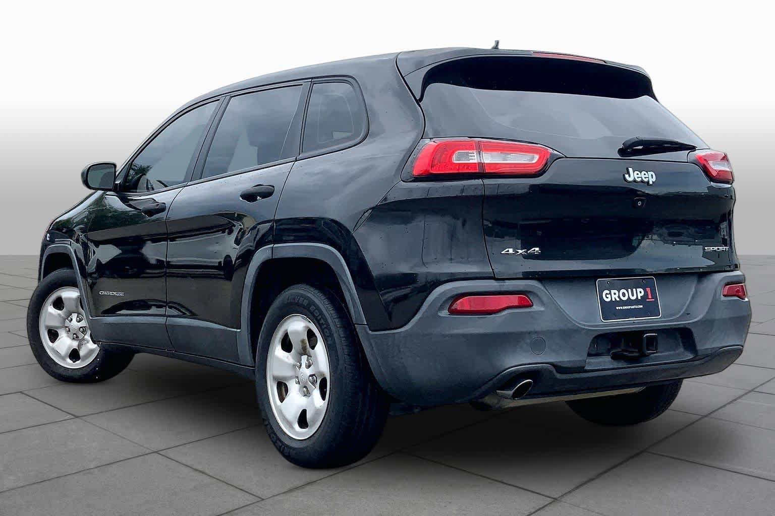Used 2014 Jeep Cherokee Sport w/ Trailer Tow Group AWD/4WD image 10