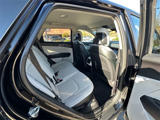 Used 2023 Kia Sportage EX image 17