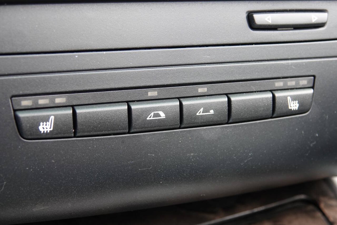 Used 2009 BMW 128i Convertible RWD image 86
