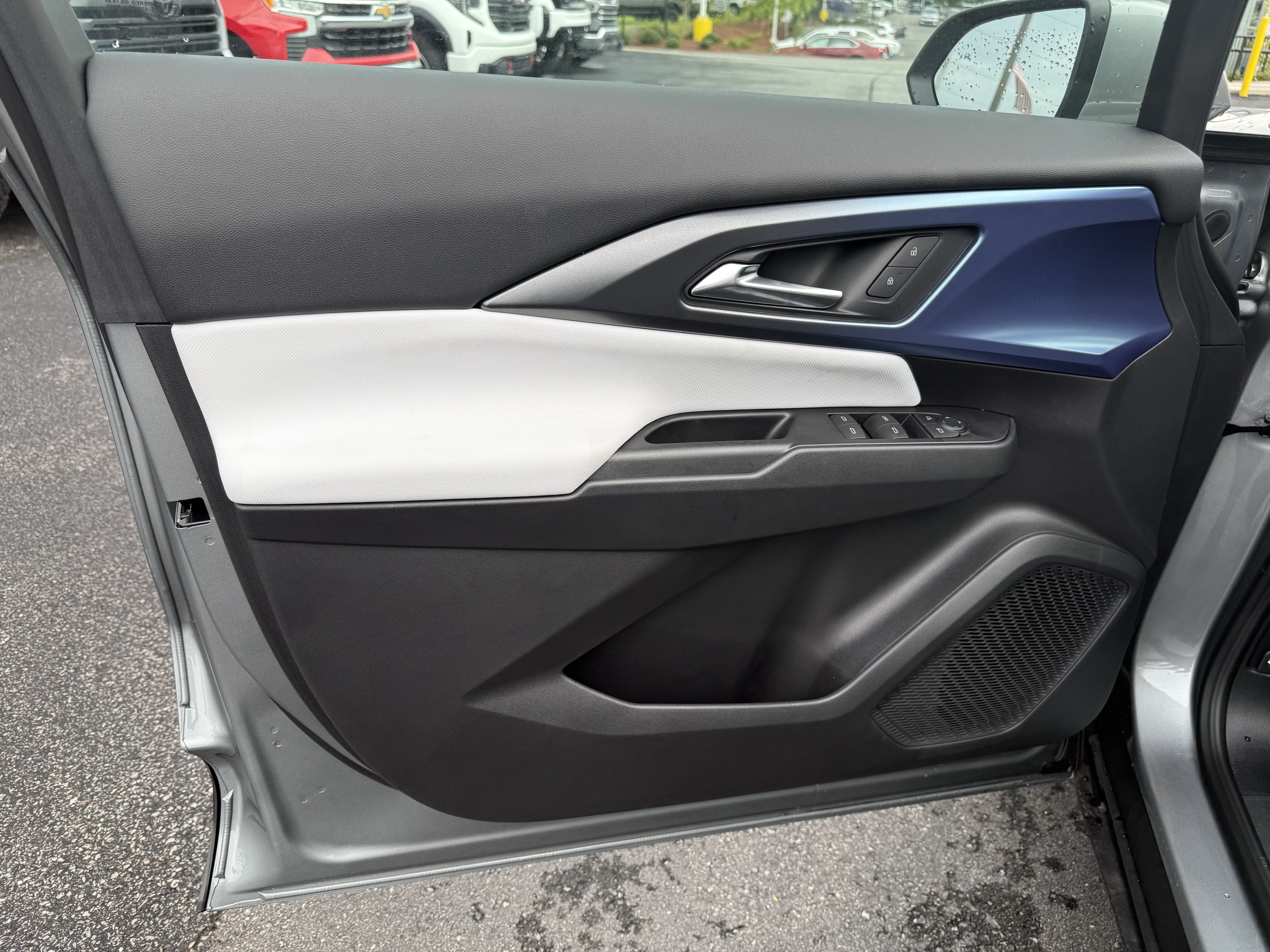 New 2026 Chevrolet Equinox EV LT AWD/4WD image 14