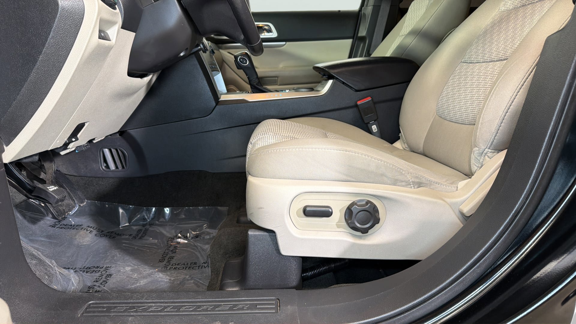 Used 2014 Ford Explorer XLT FWD image 20