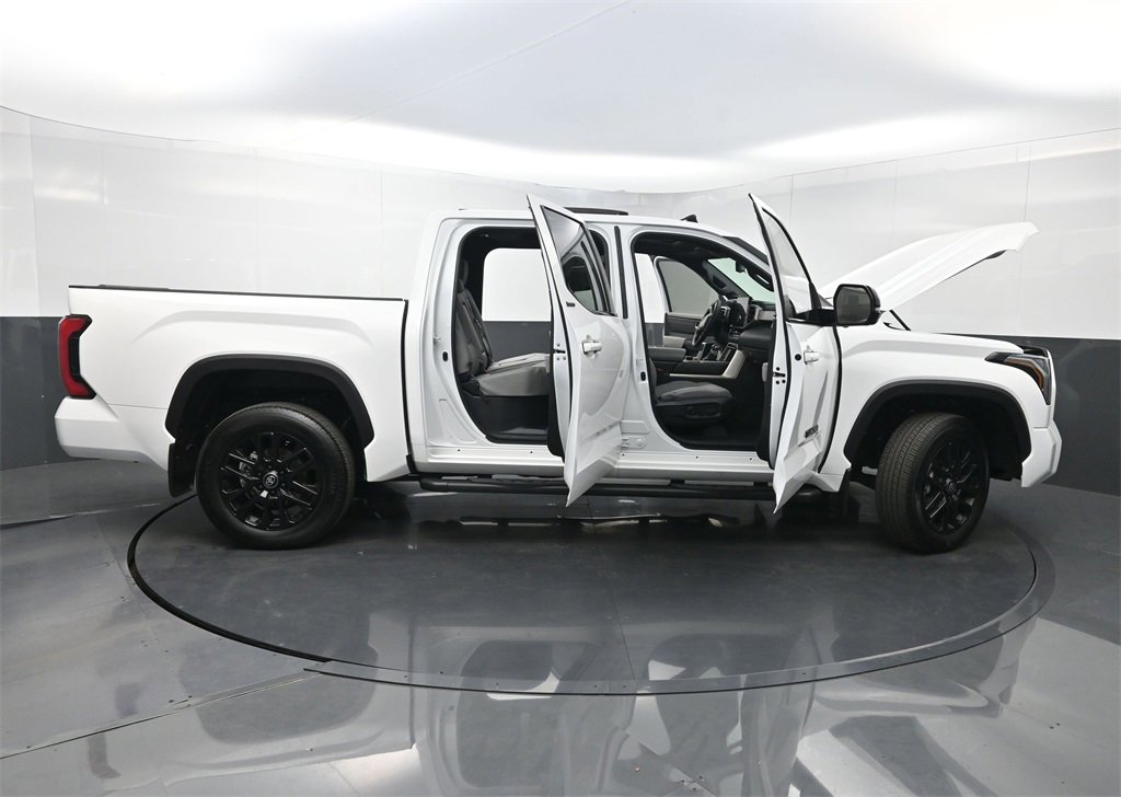 Used 2025 Toyota Tundra Limited image 39