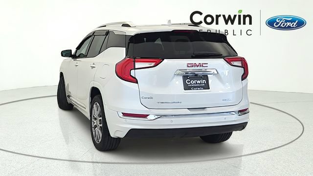 Used 2022 GMC Terrain Denali w/ Denali Premium Package AWD/4WD image 4