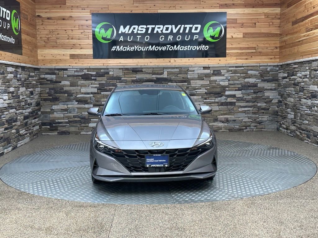 Used 2023 Hyundai Elantra SEL w/ Convenience Package image 3