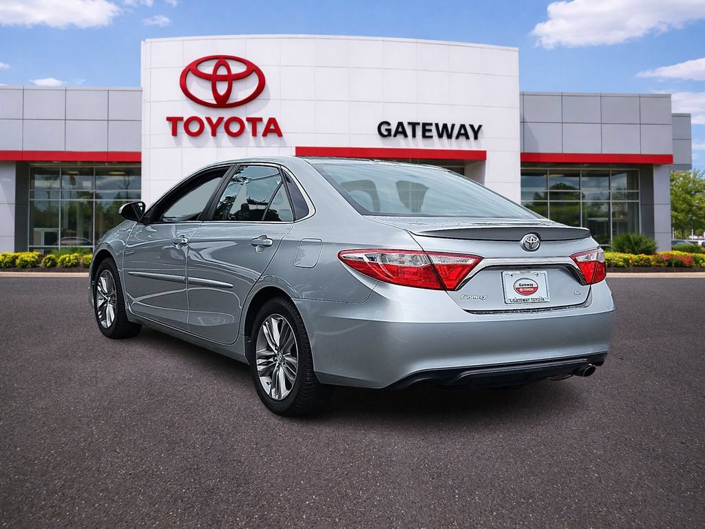 Used 2017 Toyota Camry SE w/ Moonroof Package FWD image 7