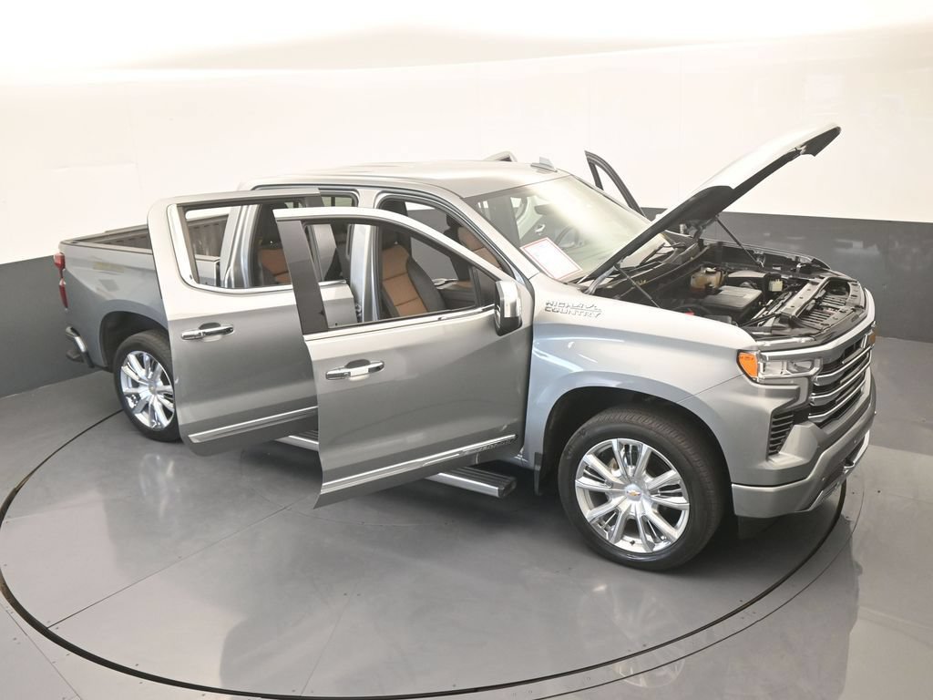 Used 2024 Chevrolet Silverado 1500 High Country w/ Technology Package AWD/4WD image 85