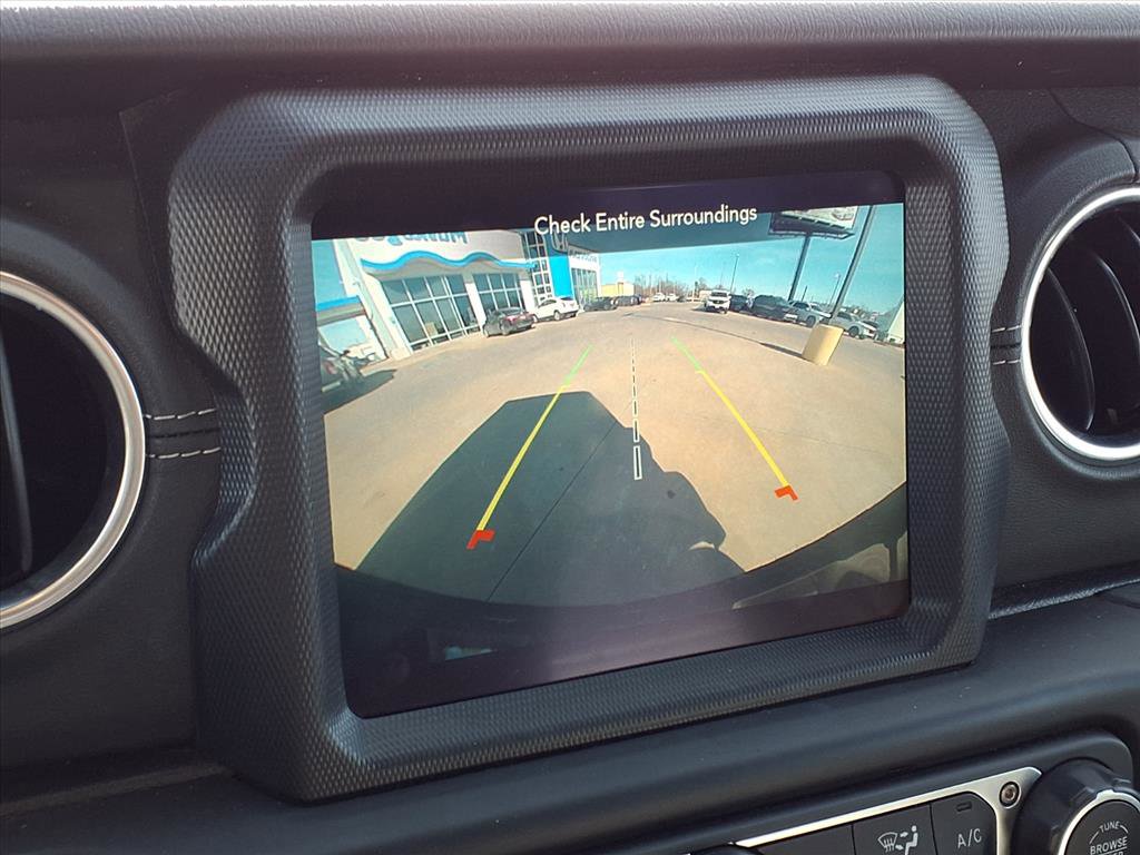 Used 2023 Jeep Wrangler Sahara w/ Cold Weather Group image 5