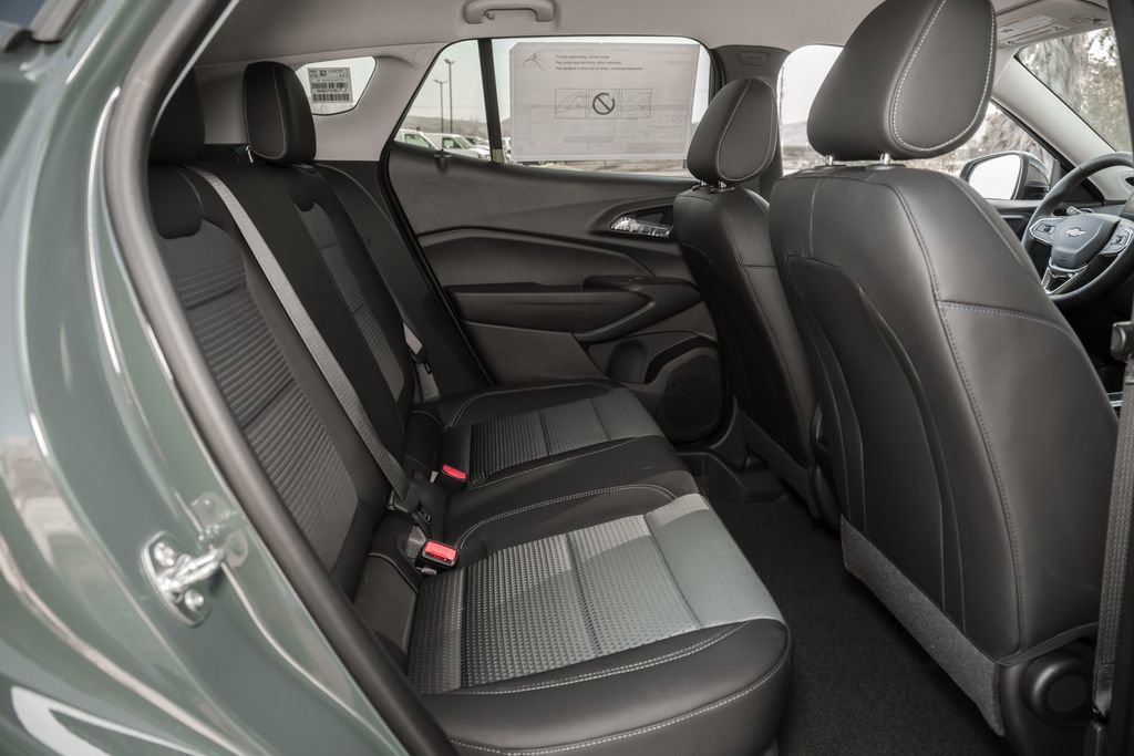 New 2026 Chevrolet Trax LT w/ Driver Confidence Package FWD image 33