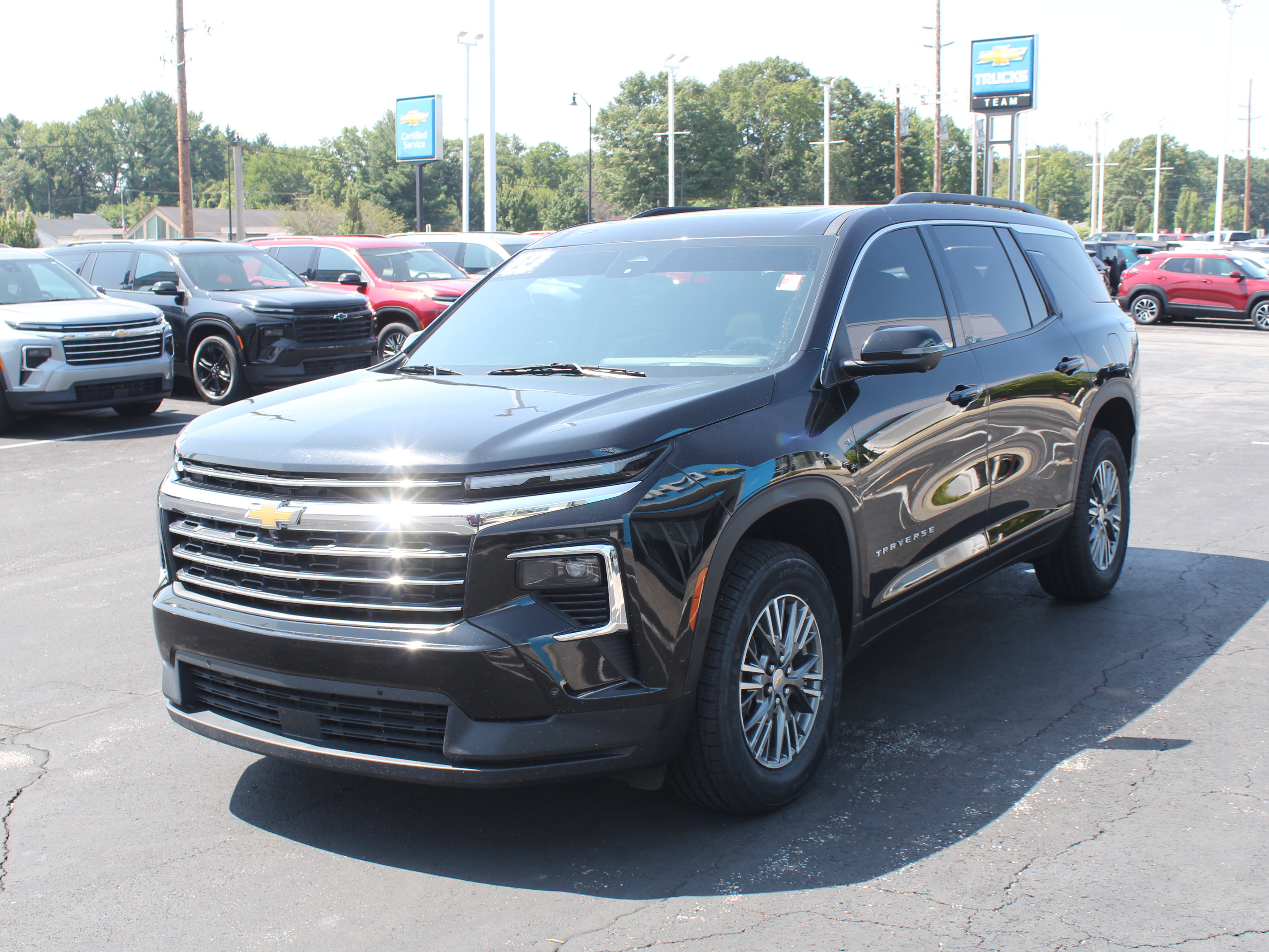 Certified 2024 Chevrolet Traverse LT w/ Enhanced Driving Package AWD/4WD image 11