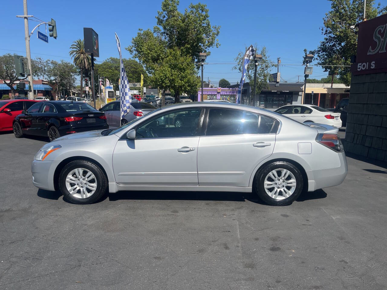 Used 2011 Nissan Altima 2.5 S w/ Special Edition Pkg image 9