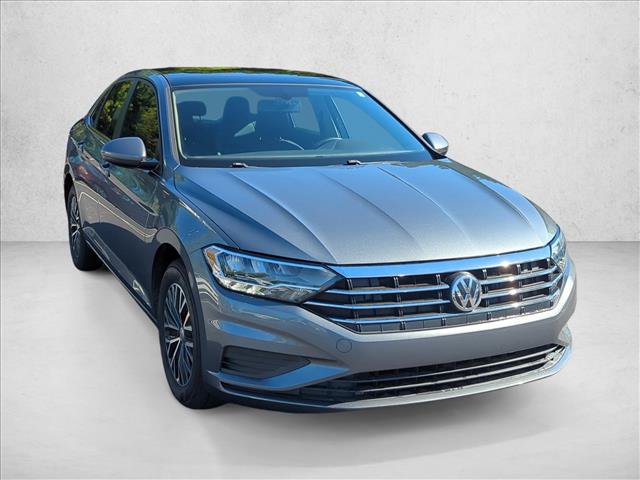Used 2019 Volkswagen Jetta SE w/ Cold Weather Package FWD image 3