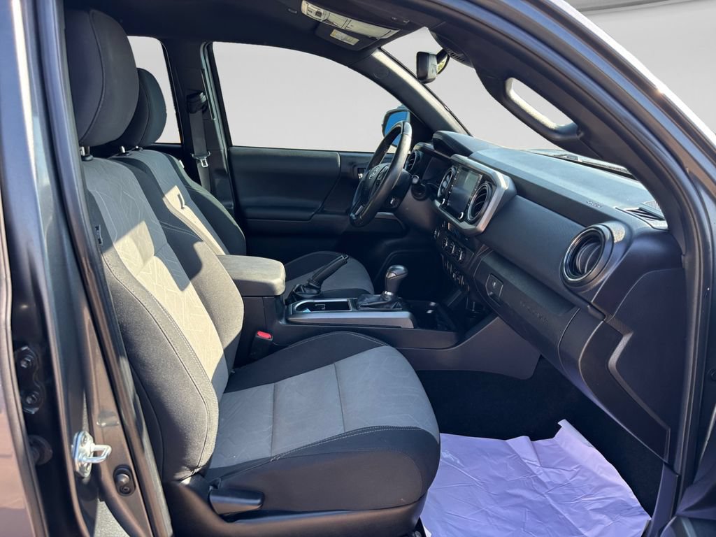 Used 2023 Toyota Tacoma TRD Sport w/ Technology Package RWD image 29