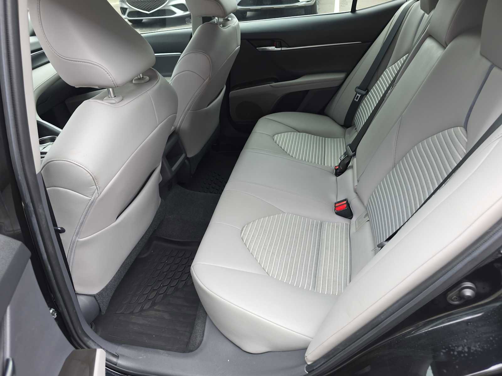 Used 2021 Toyota Camry SE image 19