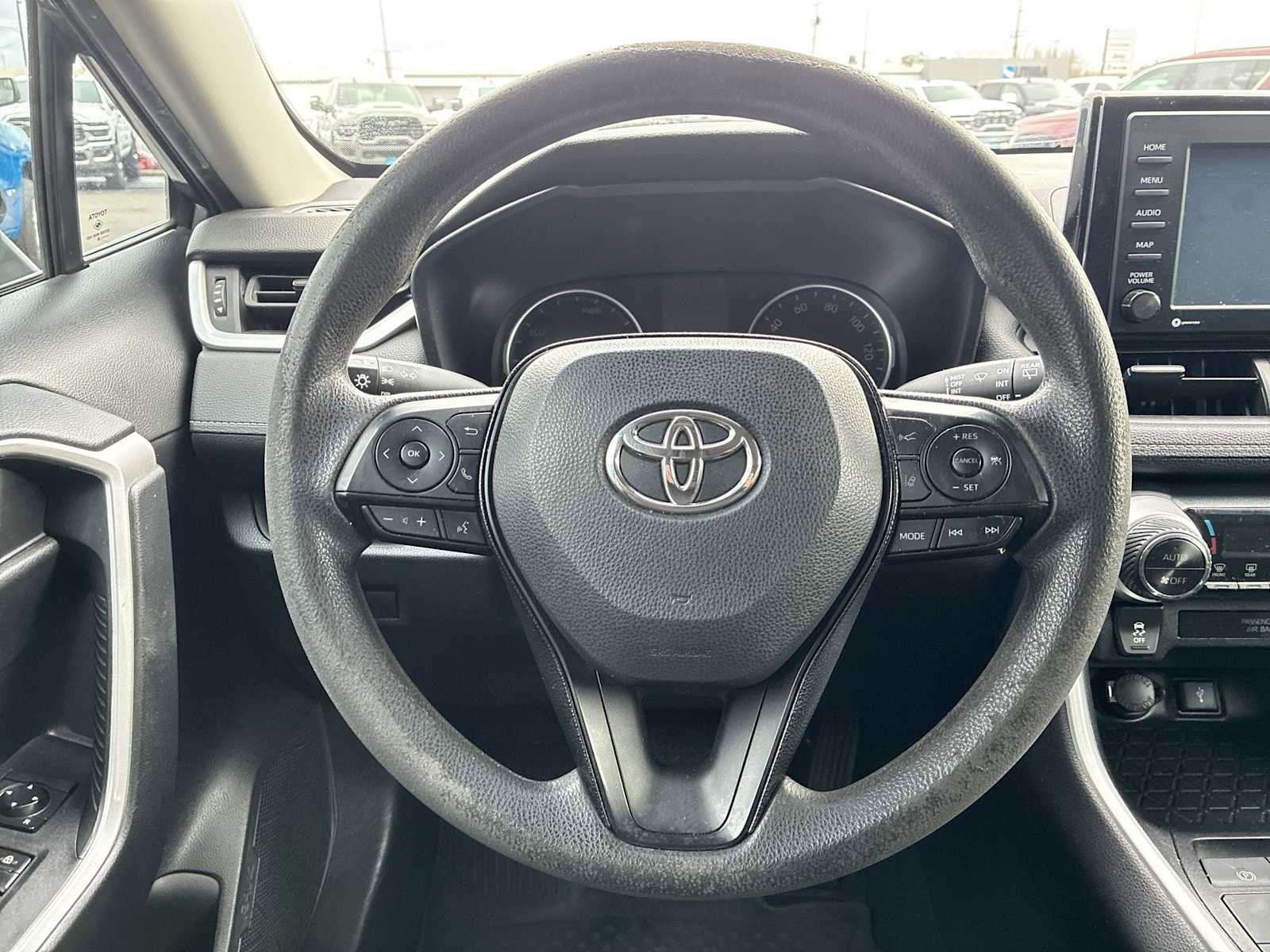 Used 2020 Toyota RAV4 LE image 11