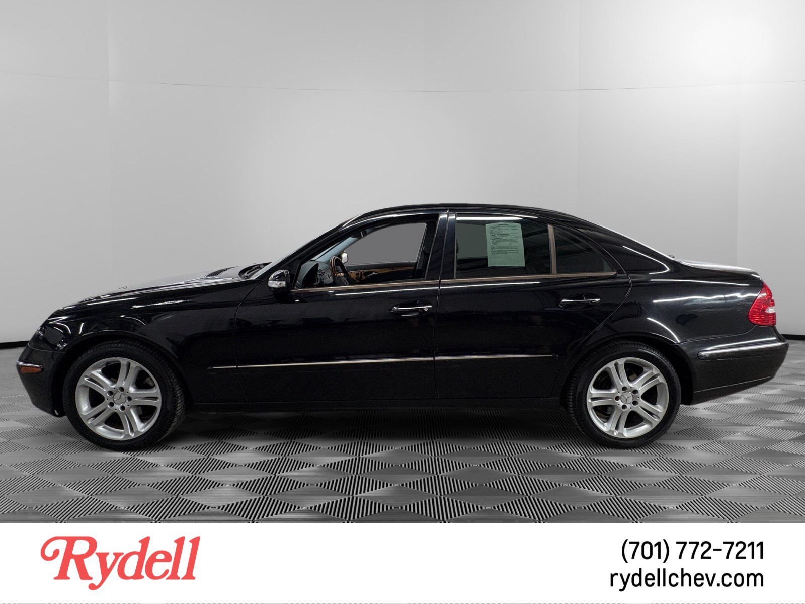 Used 2006 Mercedes-Benz E 350 Sedan image 2