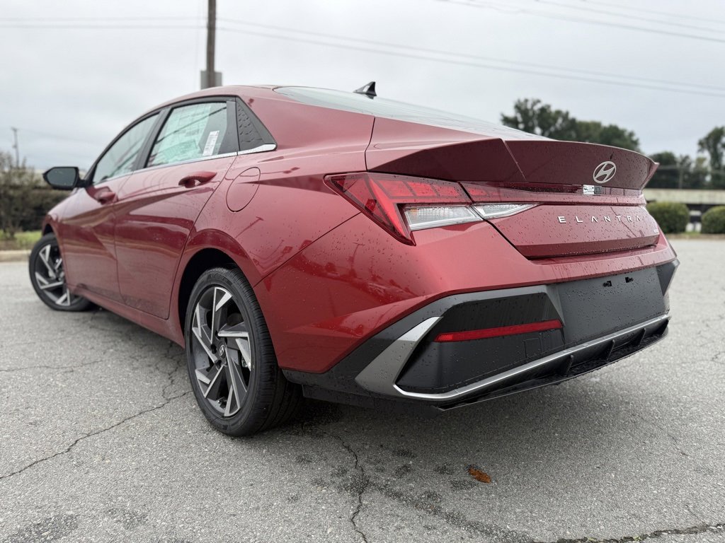 New 2025 Hyundai Elantra Limited image 5