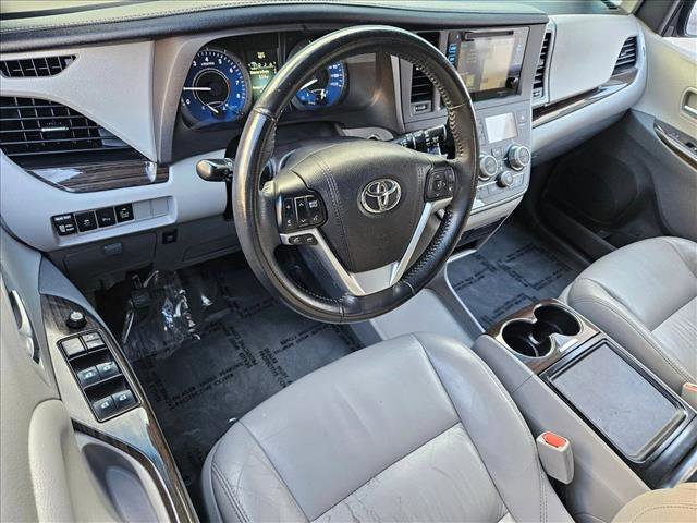 Used 2016 Toyota Sienna XLE w/ XLE Navigation Package image 10